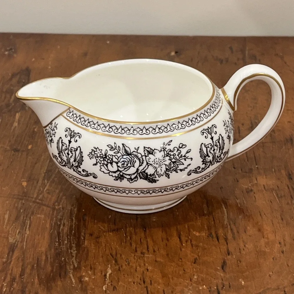 Wedgwood Black Columbia large coffee pot, Sugar, Creamer Set, Rare,‎ Excellent